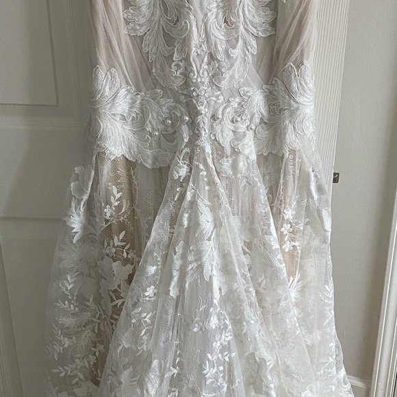 Ines Di Santo Lace, Ivory Wedding Dress - Picture 11 of 13